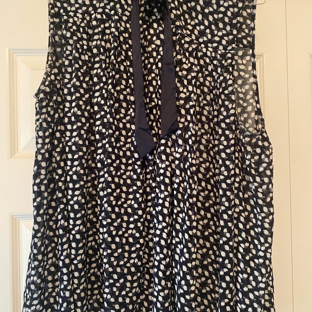 The Limited Navy and Cream Sleeveless Blouse